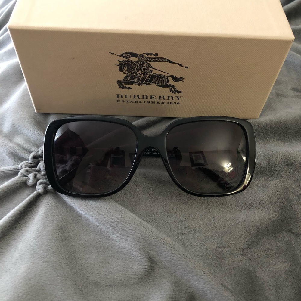 Burberry Shades, never worn